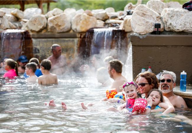 查收这份犹他州最佳温泉指南，在氤氲水汽中滋养一下！